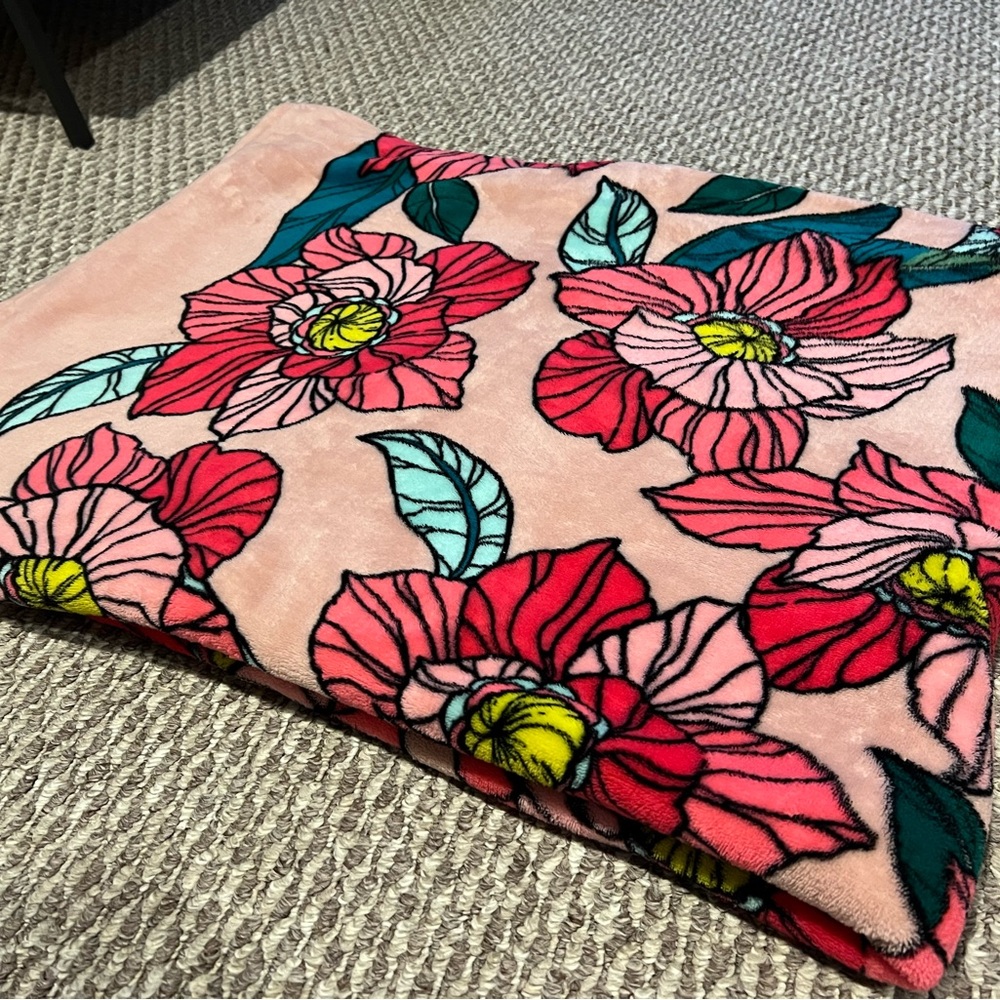 Vera Bradley cozy blanket